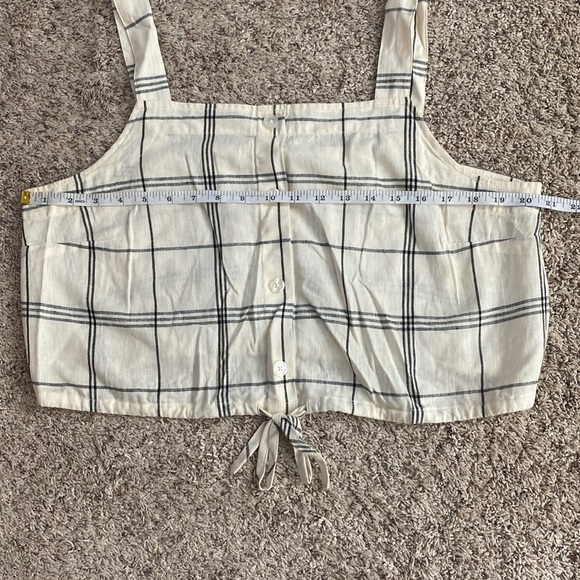 a new day cropped window pane linen blend top - Picture 3 of 8